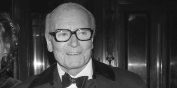 Blue plaque unveiled in honour of Sir Laurence Olivier
